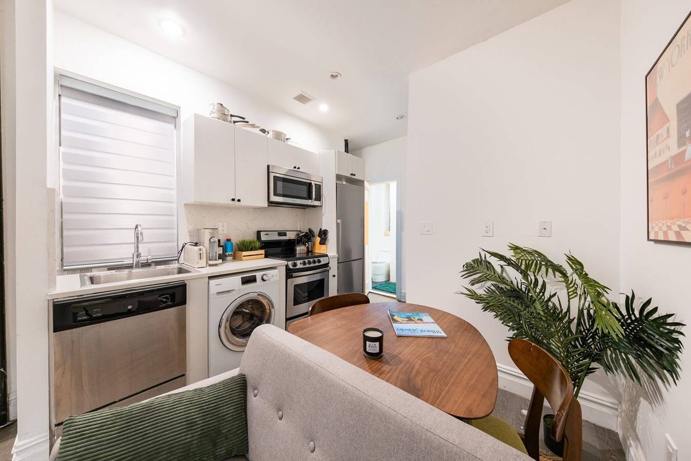 Entire apartment, Apartment #720: Columbus Circle in Manhattan, New York City