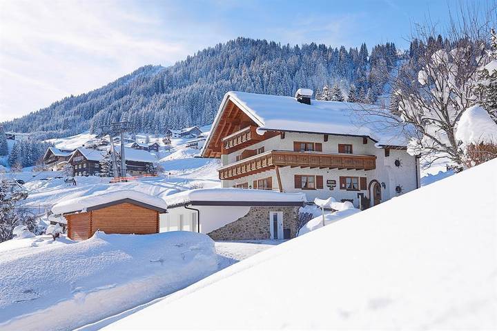 Ferienwohnung für 2 Personen, mit Balkon und Terrasse sowie Garten im Kleinwalsertal - 2