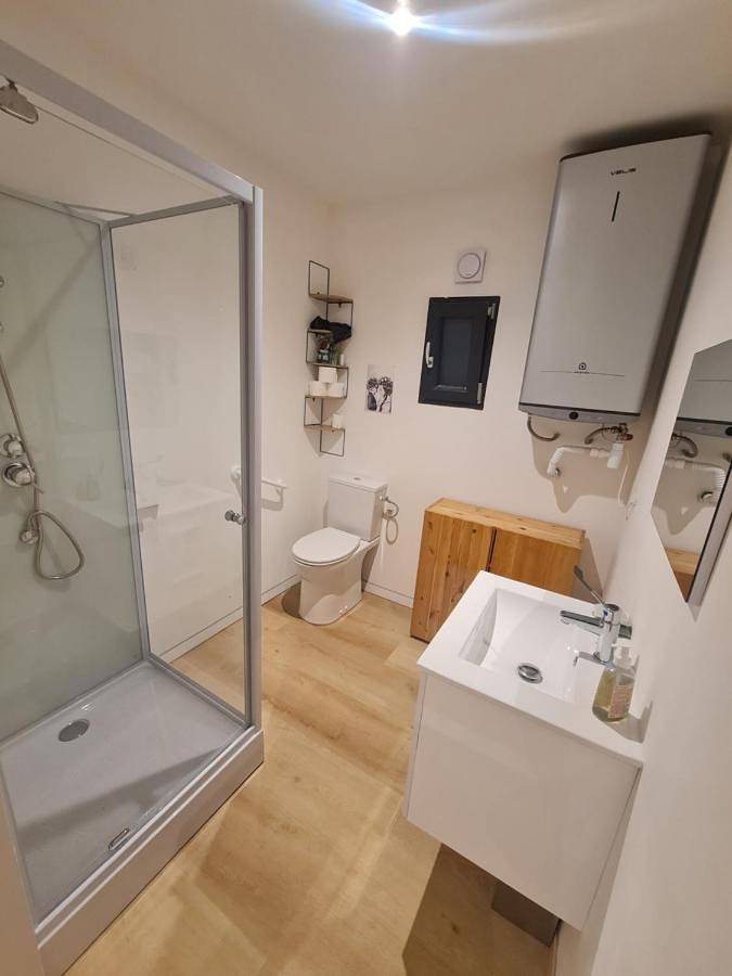 Gîte pour 2 personnes, avec terrasse à Eygurande-et-Gardedeuil - 4