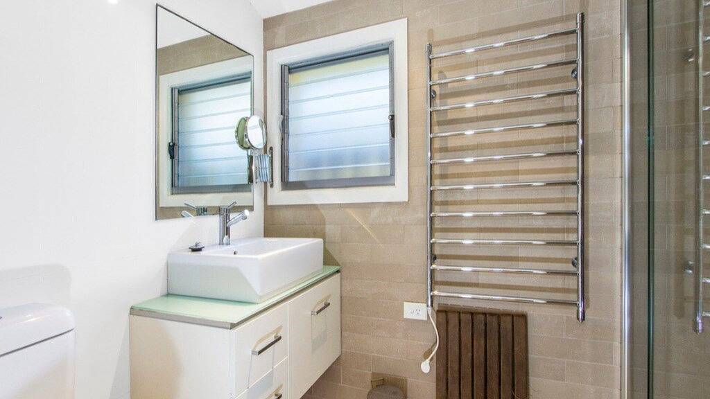 Sanctuary by Holidayco. in Pearl Beach, New South Wales