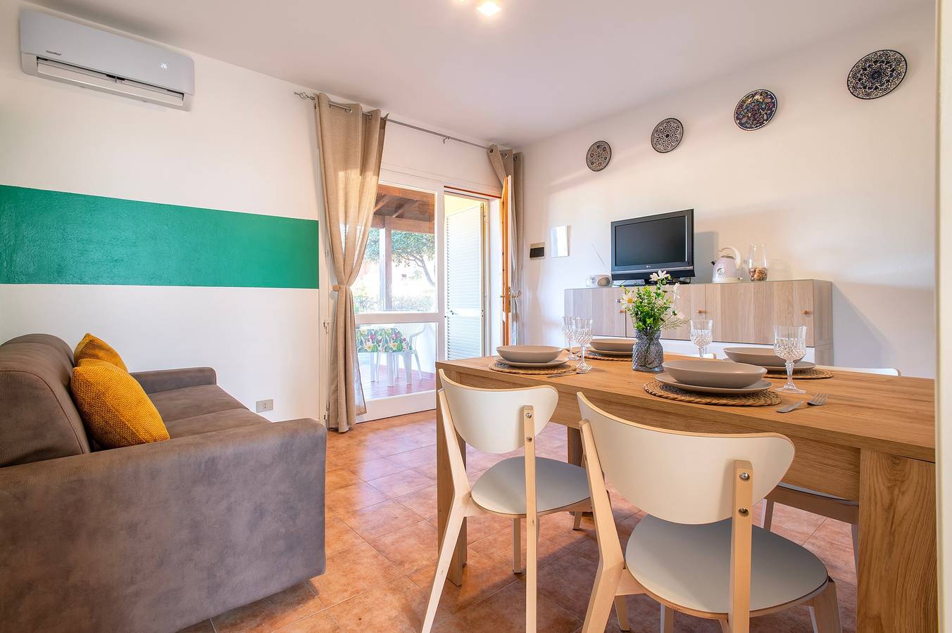 Appartamento intero, Appartamento 'Cerri' con vista mare e terrazza privata, codici sconto per traghetti  in Badesi, Olbia-Tempio