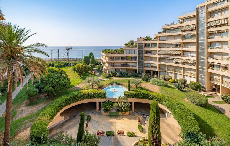 Appartement de vacances entier, Apt au bord de la mer avec AC, lave-vaisselle, terrasse et WiFi in Cannes La Bocca, Cannes