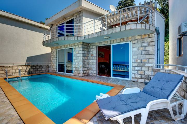 Ferienhaus für 8 Personen, mit Balkon und Terrasse sowie Garten in Montenegro - 2