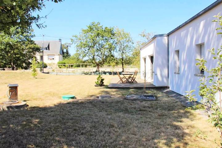Gîte pour 6 personnes, avec jardin à Péaule - 2