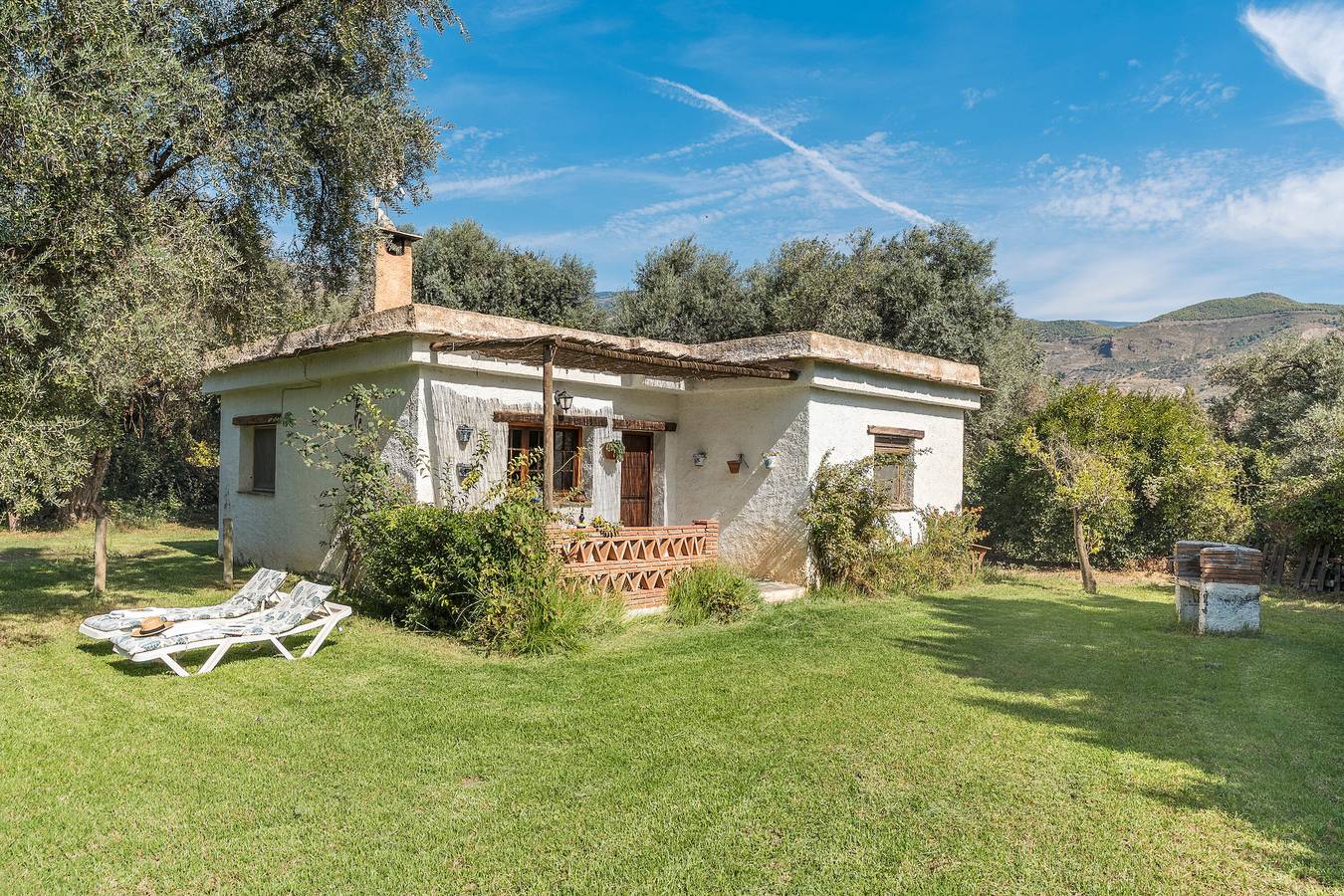 Landhaus 'Romero - Puerta' mit Bergblick, Gemeinschaftspool und Wi-Fi in Órgiva, Granada Provinz