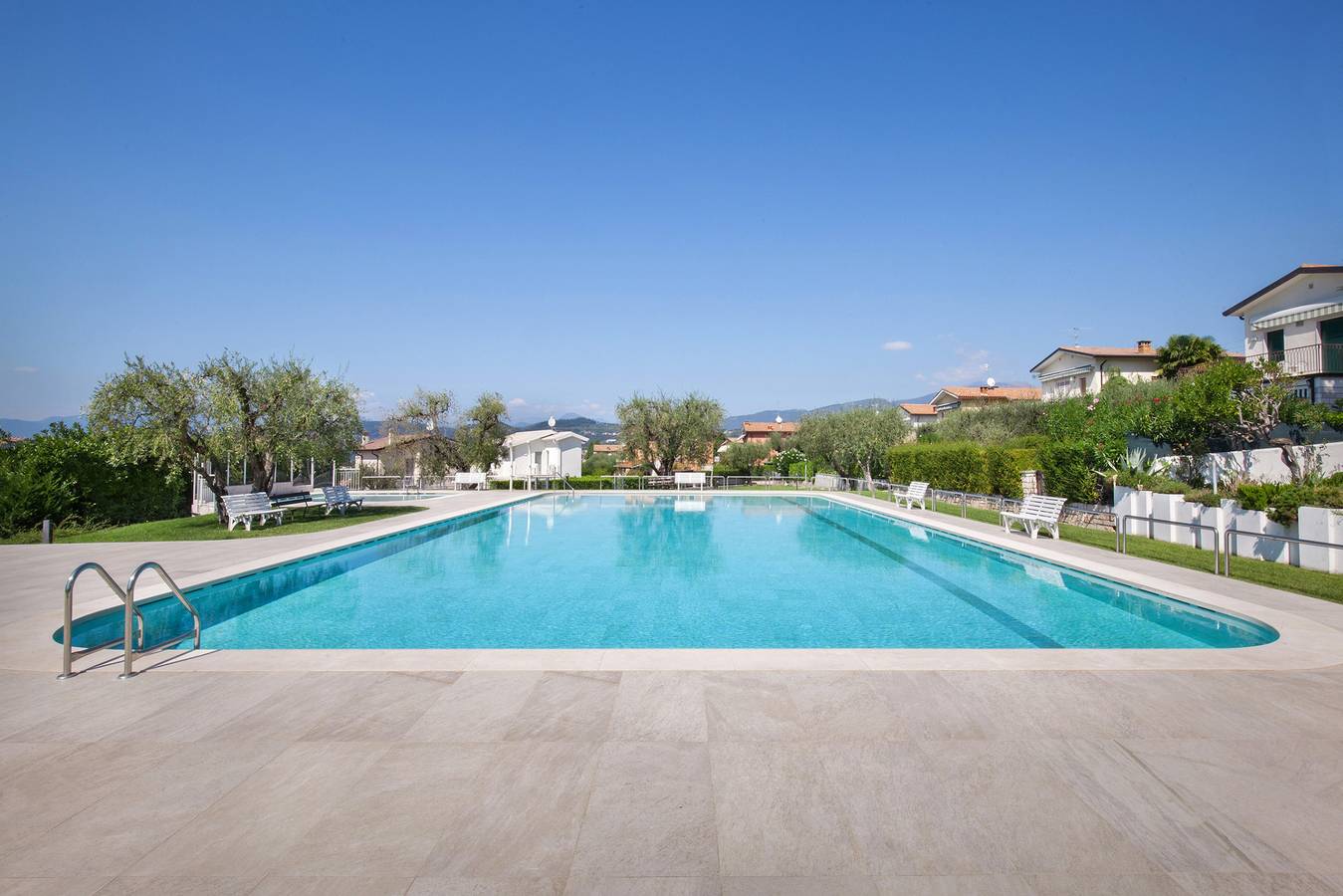 Villa Lisi With Pool in Cisano, Bardolino