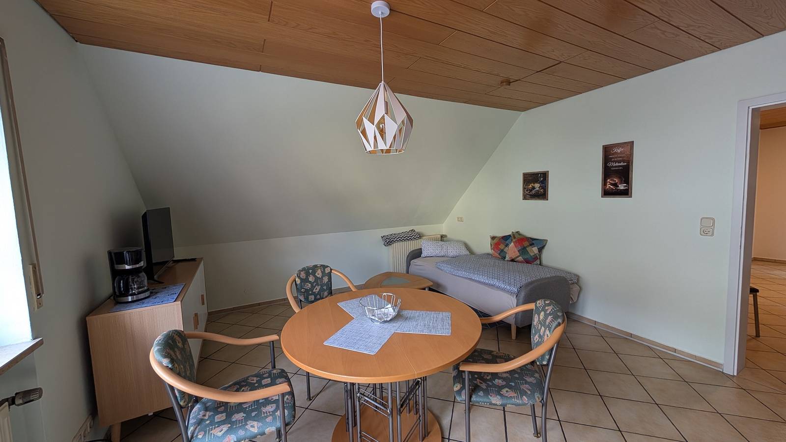 Ganze Wohnung, Ferienwohnung 'Gerda' mit Bergblick, Balkon und Wi-Fi in Weigendorf, Ostbayern