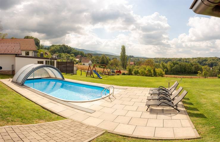 Ferienhaus für 8 Personen, mit Terrasse und Garten sowie Pool und Sauna