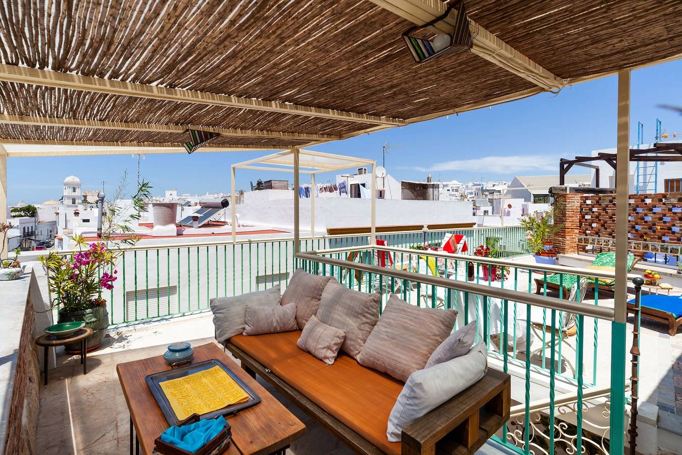 Apartamento entero, Apartamento estudio "Gloria 6" en el centro histórico con terraza, balcón y Wi-Fi in Conil de la Frontera, Costa de la Luz