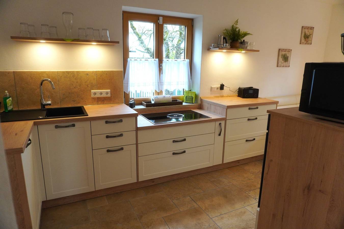 Ganze Ferienwohnung, Ferienwohnung Lorenz - Ferienwohnung Lorenz "Kaiserblick" für 4 Personen mit Balkon in Bruckmühl, Landkreis Rosenheim