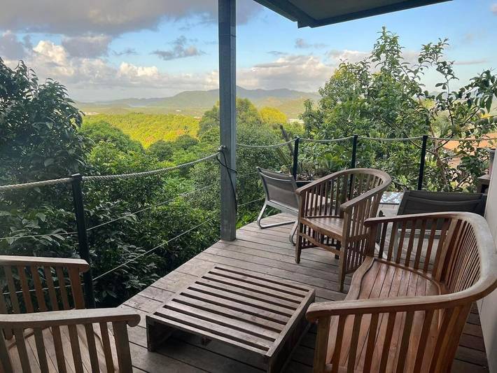 Gîte pour 2 personnes, avec vue et terrasse, animaux acceptés à Païta