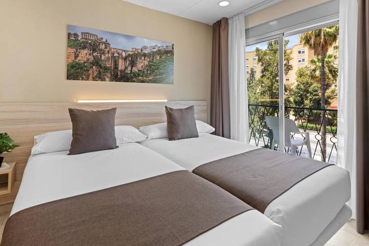 Bed and breakfast for 2 people, with Terrace in Malaga