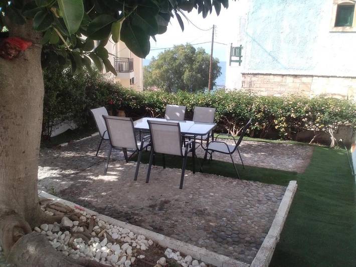 Gîte pour 4 personnes, avec Terrasse et Jardin dans Keratokambos - 4