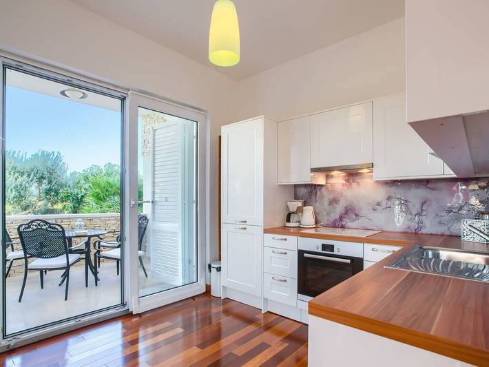 Ferienwohnung für 4 Personen, mit Terrasse und Garten sowie Pool auf Murter - 4