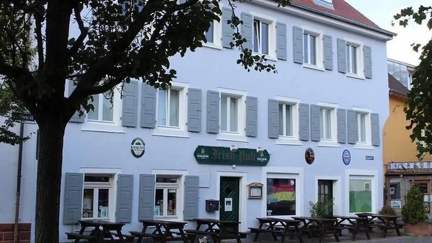 Gîte pour 3 personnes, avec terrasse à Spire