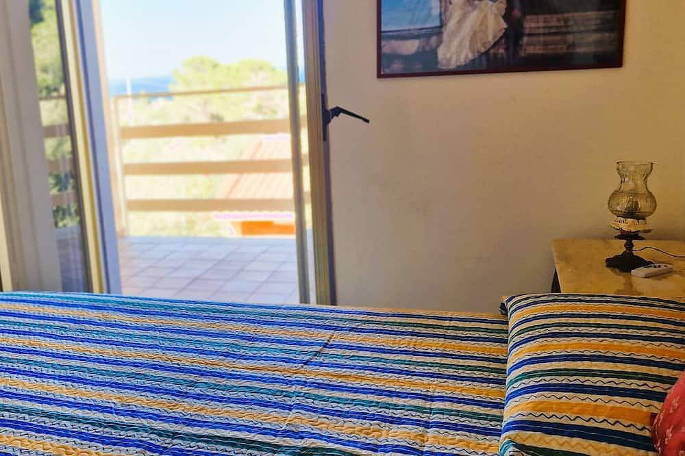 Detached Property with garden and a view on the Sea near Palermo, Sicily in Torre Colonna-Sperone, Altavilla Milicia
