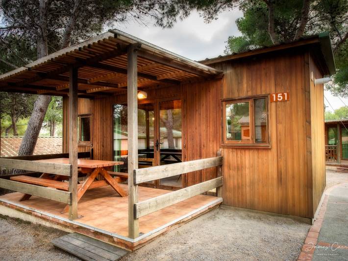 Bungalow para 2 personas, con Balcón/Terraza y Jacuzzi además de Terraza y Piscina en Provincia de Barcelona