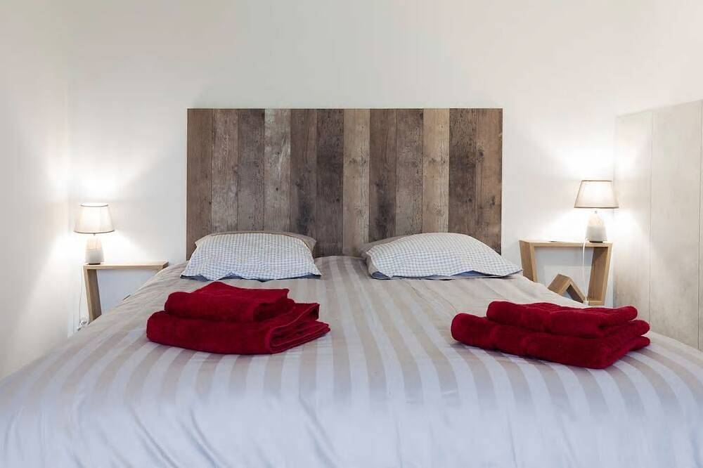 Apartamento entero, Apartamento-Baño privado con ducha in Louviers, Región de Les Andelys