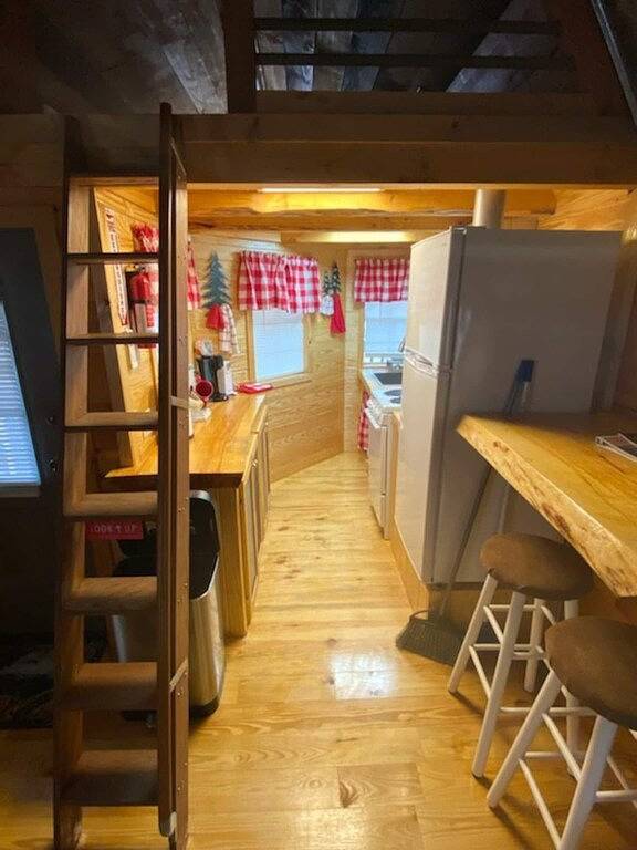 Jocassee Valley cabin- Free Park Pass\n in Lake Keowee