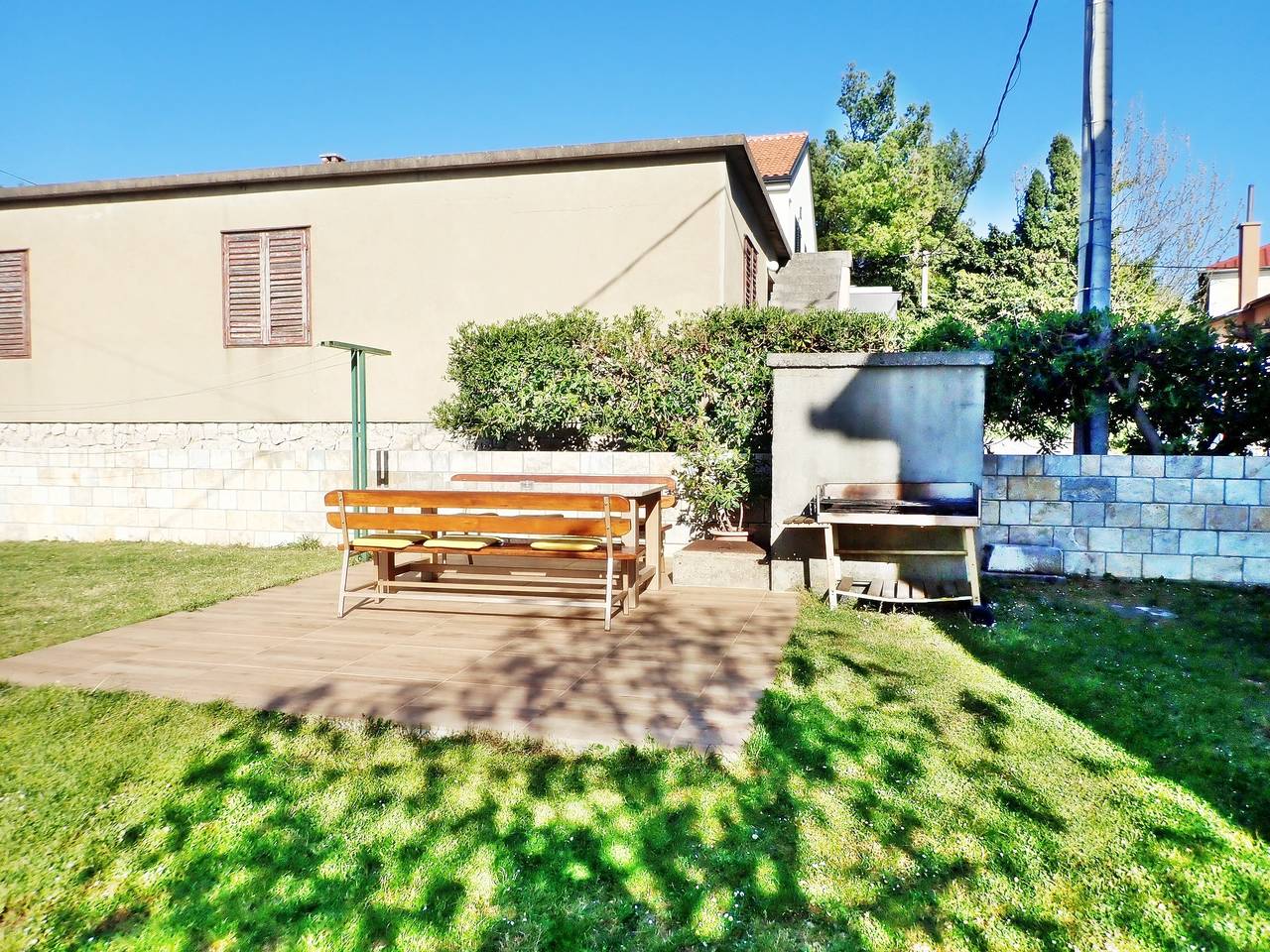 Zimmer für 3 Personen mit Balkon/Terrasse in Starigrad, Zadar
