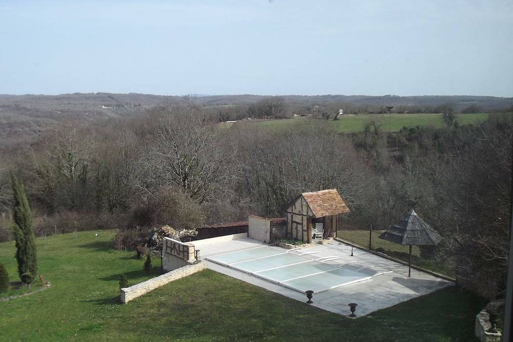 Periwinkle or courtyard cottage in Salignac-Eyvigues, Périgord Noir