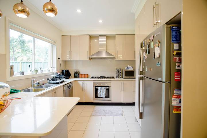 Stilvolles privates Badezimmer - luxuriöses modernes großes Zuhause in Sydney, New South Wales