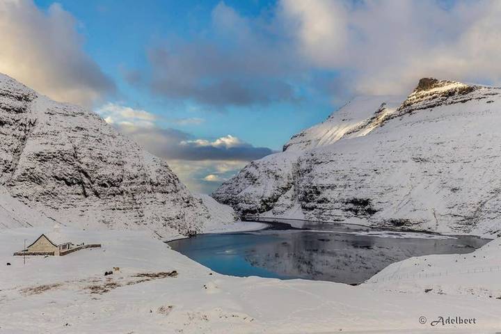 Location de vacances pour 4 personnes, avec vue sur le lac ainsi que vue et jardin dans les Îles Féroé - 2