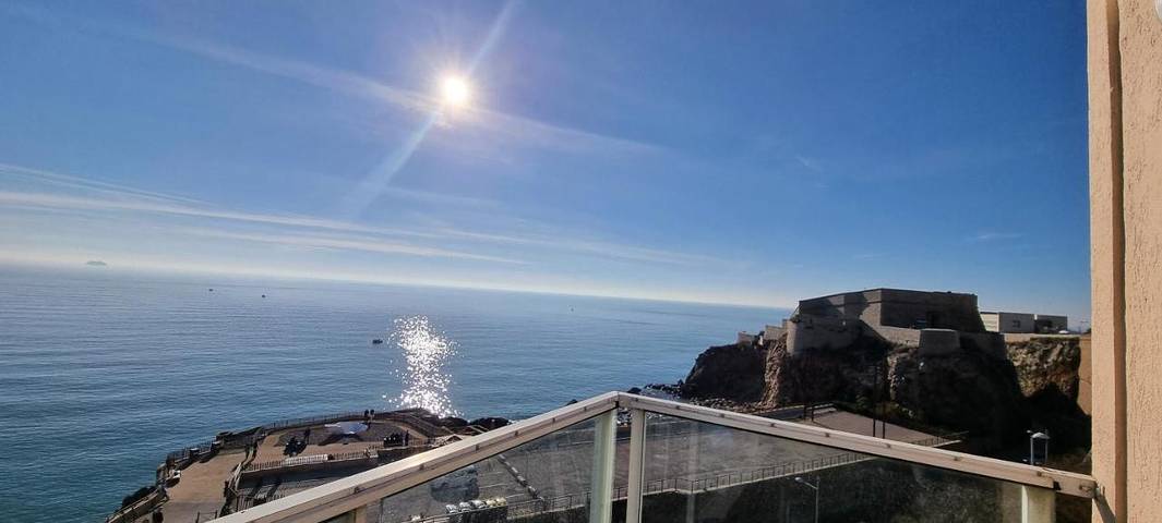 Gîte pour 4 personnes, avec vue ainsi que balcon et piscine dans Port de Sète - 3