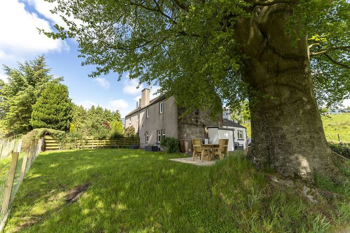 Log cabin for 4 people, with Garden in Falkirk