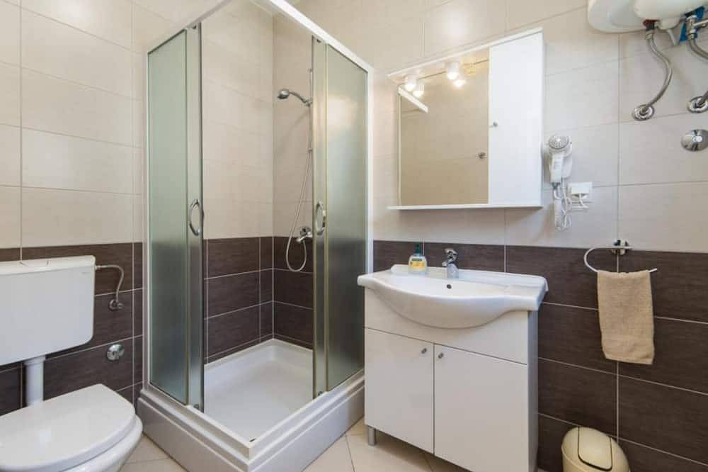 Ganze Wohnung, Apartments Nmn - One Bedroom apartment 1 in Drvenik, Makarska Riviera