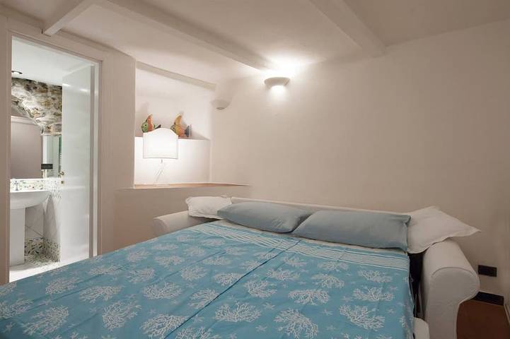 Entire apartment, Lerici, pedestrian zone, 80mt sea, 500mt beach, roof terrace, wifi, SatTV in Lerici, Lerici Municipality