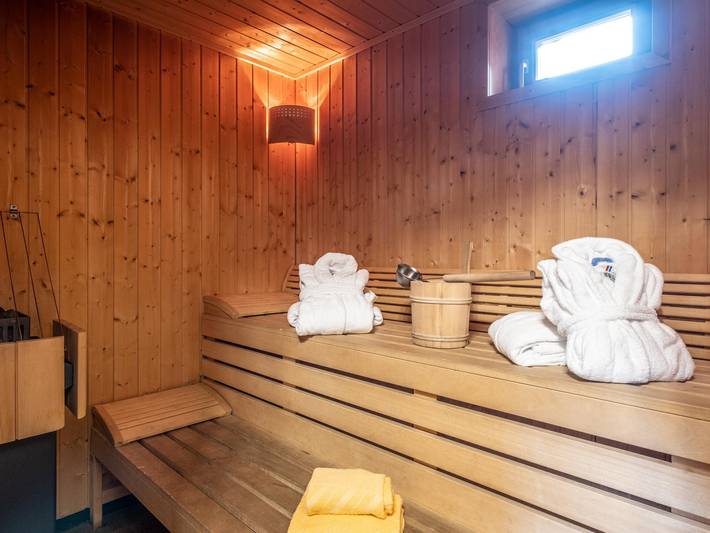 Chalet für 20 Personen, mit Whirlpool und Terrasse sowie Sauna in Kaprun - 2