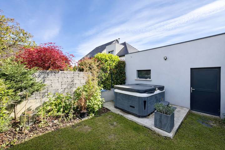 Location de vacances pour 6 personnes, avec jardin et piscine à Truchtersheim