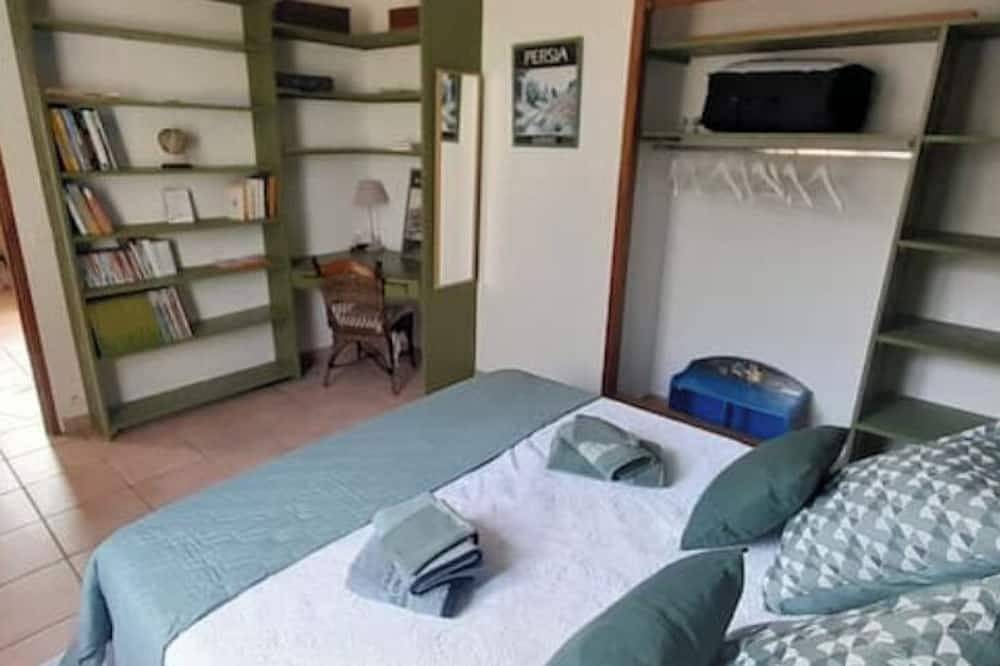 Bed and breakfast in the countryside. Pets allowed in Bonnieux, Regionaler Naturpark Luberon