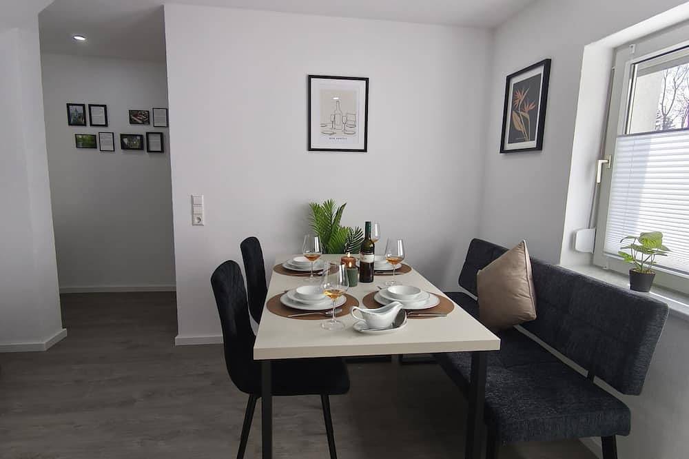 ***Family-friendly vacation apartment near Legoland with terrace & parking *** in Legoland Deutschland, Günzburg 