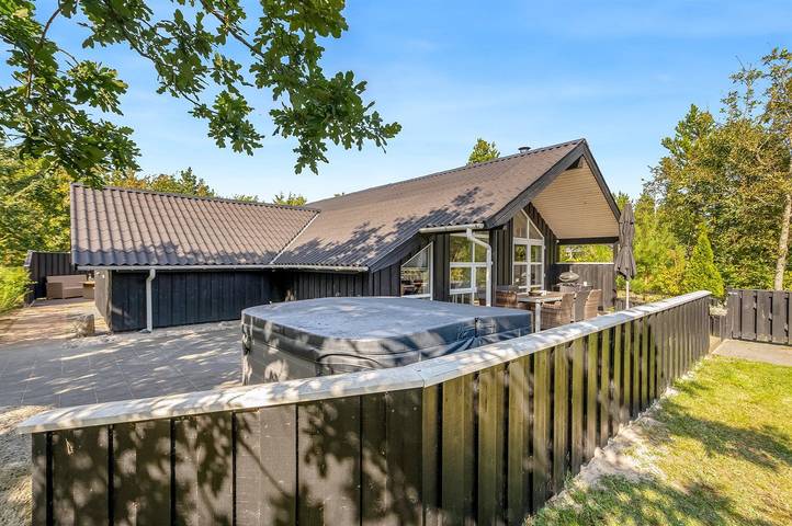Ferienhaus für 8 Personen, mit Terrasse und Whirlpool, mit Haustier - 1