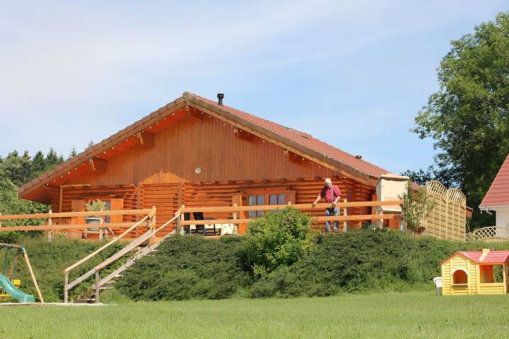 Chalet pour 8 personnes, avec Terrasse et Jardin dans 