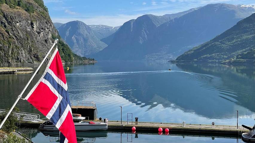Gîte pour 2 personnes, avec jardin dans Flåm