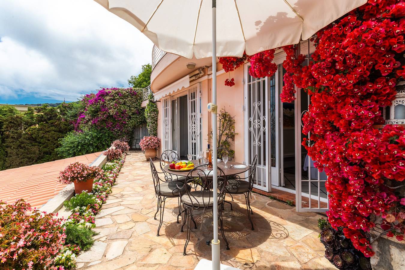 Romantic Villa By Riviera Holiday Homes in Villefranche-sur-Mer, Middelhavskysten (Frankrig)