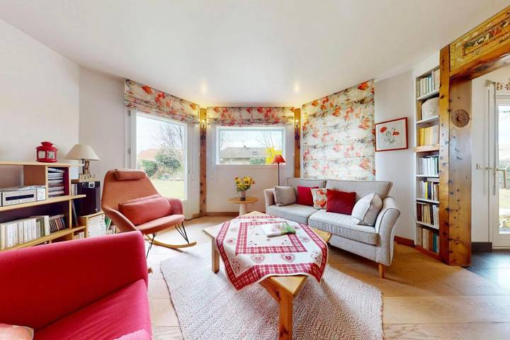 Gîte pour 8 personnes, avec jardin dans Vieugy