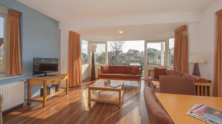Ferienhaus für 8 Personen, mit Balkon/Terrasse und Terrasse sowie Garten in Bruinisse - 2