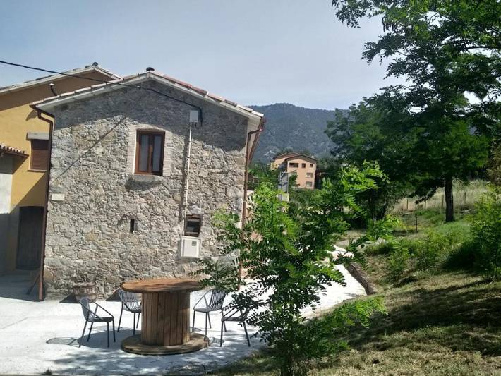 Apartamento para 10 personas, con Balcón y Terraza además de Jardín y Piscina en Osona