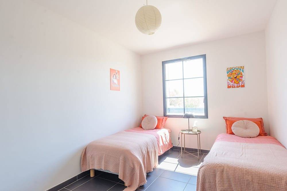 Charming House in Angoulins - Near Beach, Wifi, Baby Equipment, Sleeps 6 in Angoulins, La Rochelle region