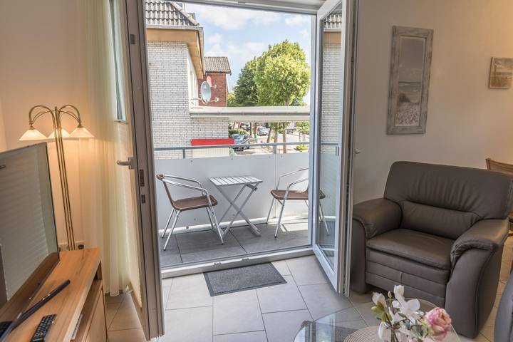 Ganze Wohnung, "Haus Stadtvilla Whg. 3". Zentrale Ferienwohnung für 2 Personen, mit Hund in Hafen Büsum, Büsum