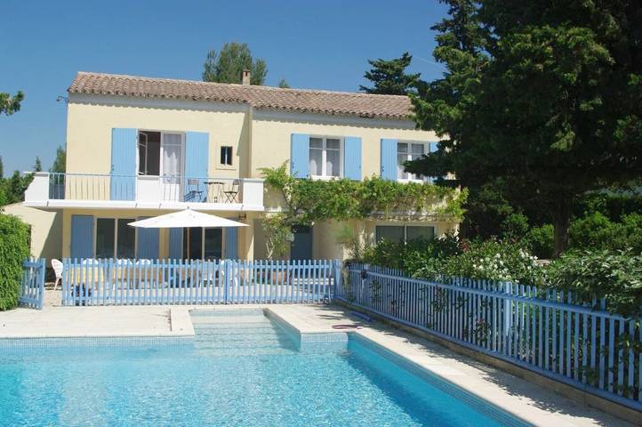 Chambre d’hôte pour 2 personnes, avec Terrasse et Jardin ainsi que Piscine et Vue à Lourmarin