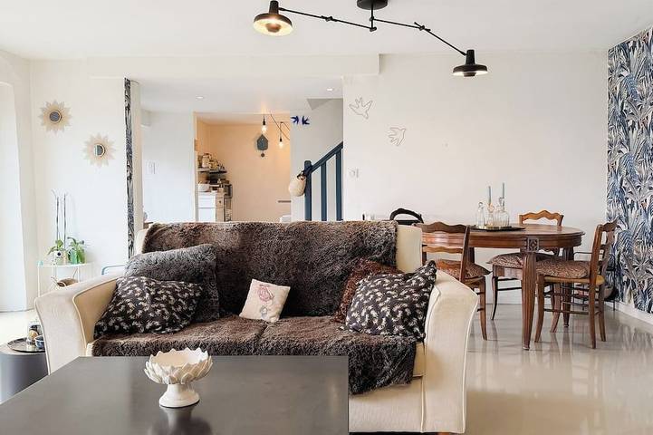 Location de vacances pour 6 personnes, avec jacuzzi et sauna à Allègre