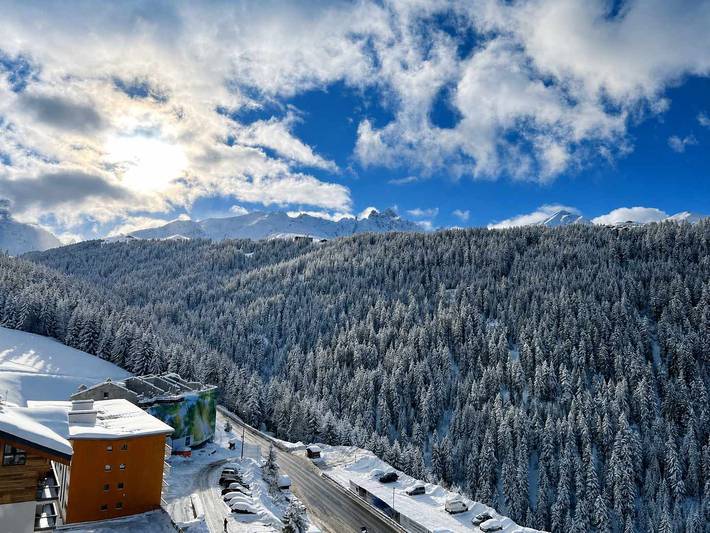 Appartement entier, Ski-in out Apt with Mountain Views and Parking in Courchevel 1650 (Moriond), Saint-Bon-Tarentaise