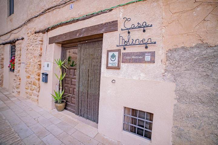 Casa rural para 10 personas, con sauna y vistas además de piscina y balcón en Maestrazgo
