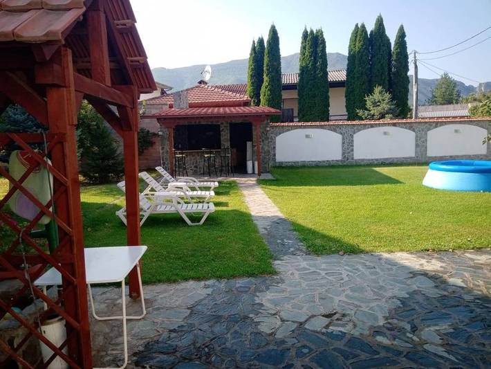 Maison de campagne pour 12 personnes, avec piscine ainsi que vue et jardin à Skopje - 4