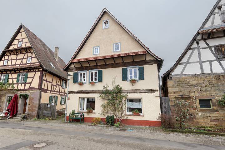 Geheel appartement, Appartement 'Ferienwohnung 2' met Privétuin en Wi-Fi in Diefenbach, Sternenfels